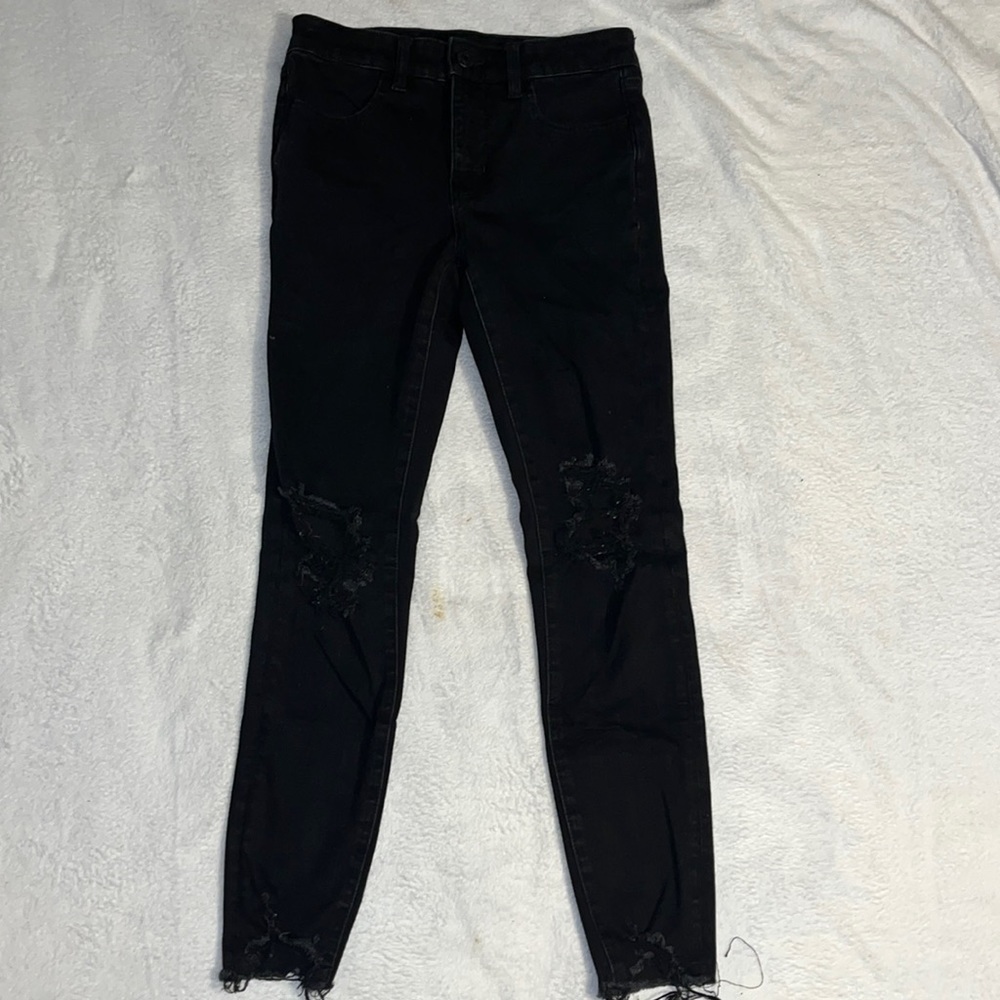 American Eagle Outfitters / Size 6 - Regular / Skinny Black Ripped Denim Jeans